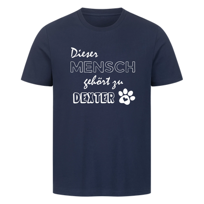 Dieser Mensch gehört zu seinem Haustier-Personalisiert mit Name- Premium T-Shirt